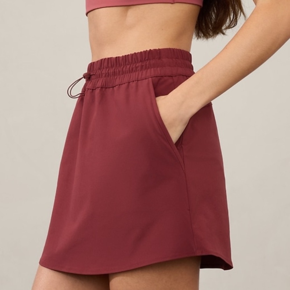 NWT Athleta Dawn High Rise 15” Skirt Redwood Sz XS Active Summer Travel Pockets